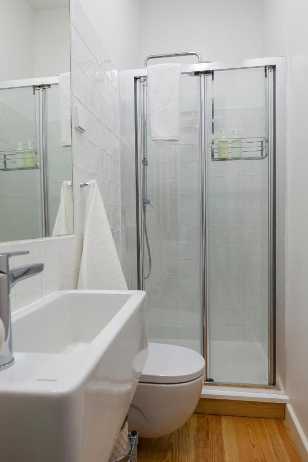 Panoramic View -3bedrs+3baths+ Balconies+ac Apartment Lisbon