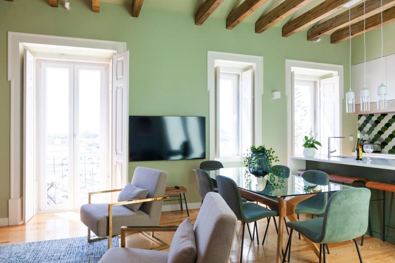 Panoramic View -3bedrs+3baths+ Balconies+ac Apartment *